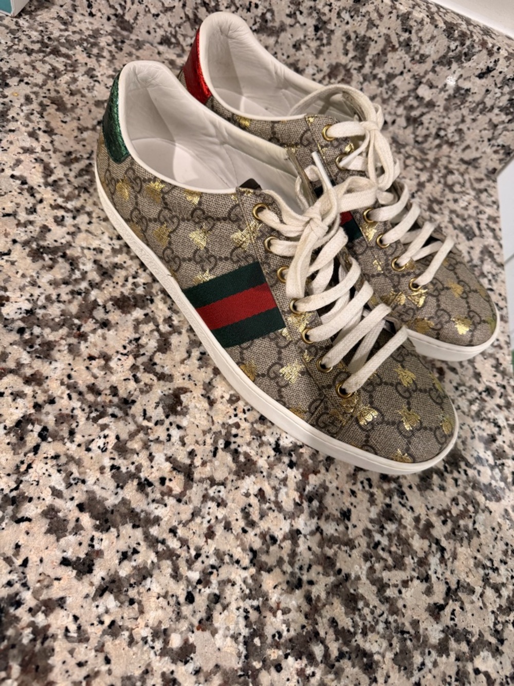 Gucci GG Supreme Bee Low-Top Sneaker in Beige with Red & Green Stripe - Picture 5 of 9
